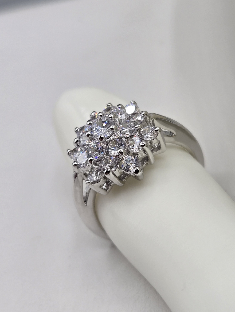 Swarovski Crystal Elements Silver Floral Statement Ring Size 7.75 Prom Bridal - Picture 6 of 6